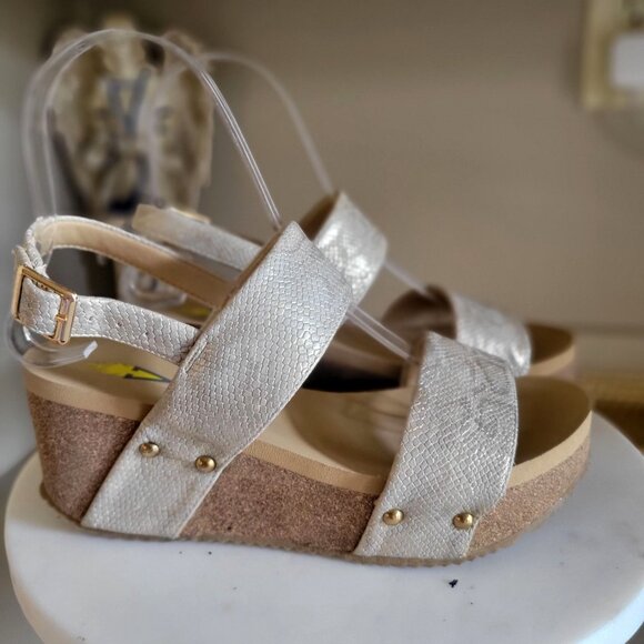 Volatile Wedges Metallic Platform Sandals US SZ 6 - Picture 2 of 8